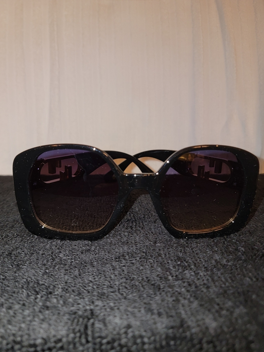 Black Rectangular Sunglasses with FF style Gold Logo Accent - Picture 4 of 4